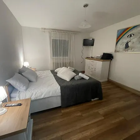 Antic Apartment *